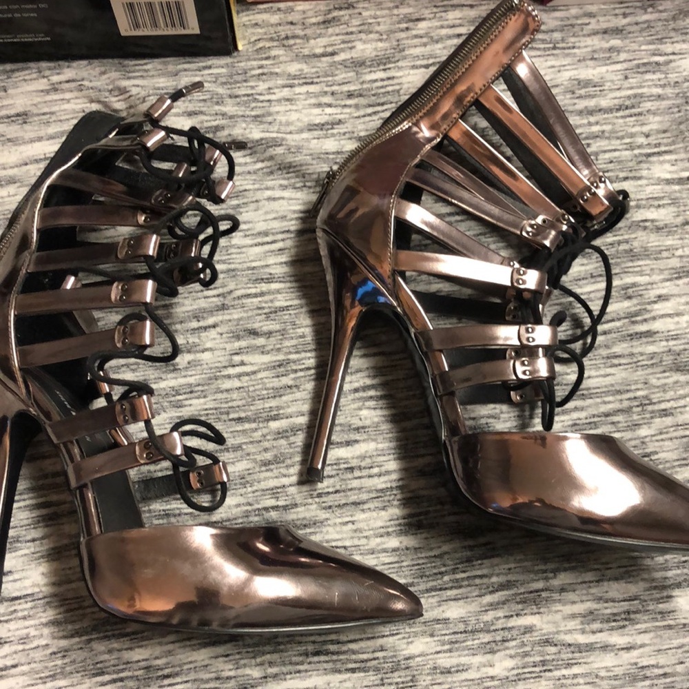 *price firm * Steve Madden Pewter Heels